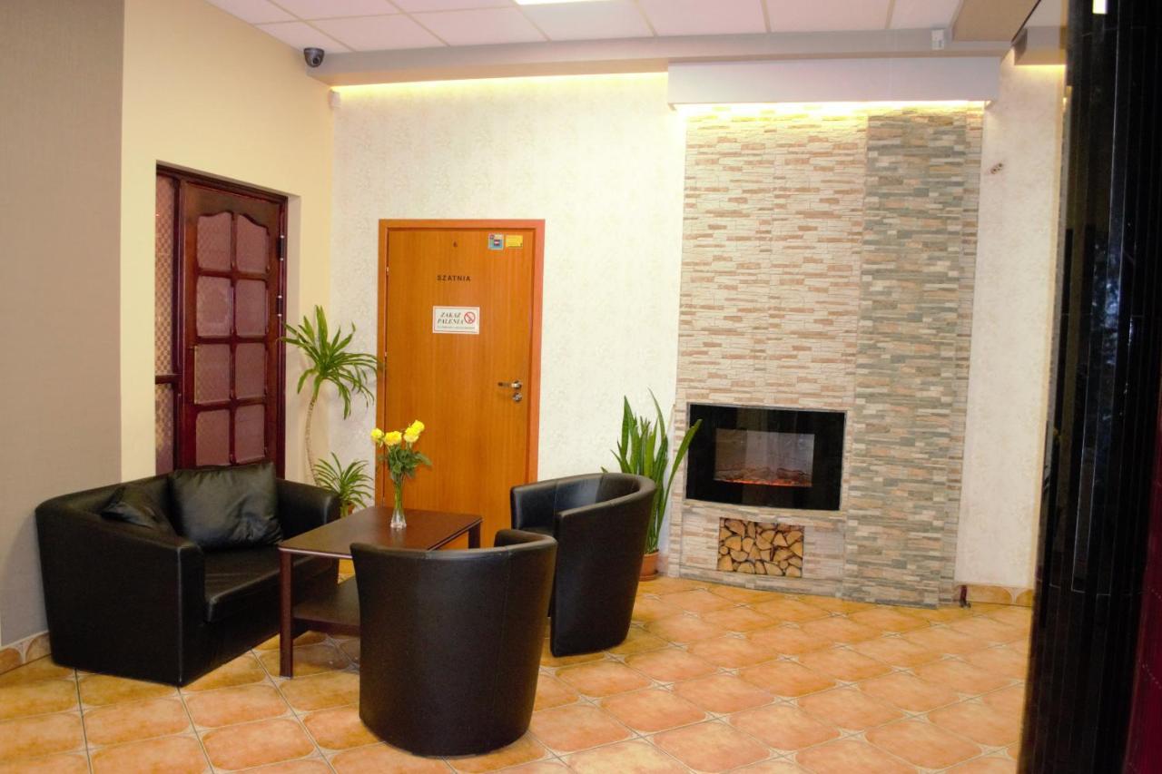 Hotel I Restauracja Jaskolka Alojzow ภายนอก รูปภาพ